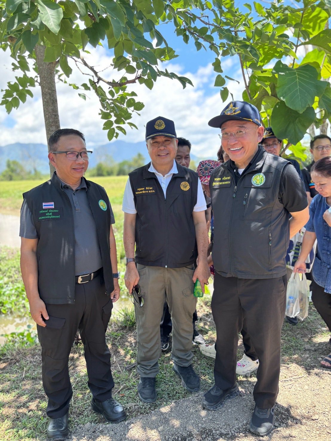 title - รองเลขาธิการ ส.ป.ก. ร่วมติดตามรัฐมนตรีช่วยว่าการกระทรวงเกษตรและสหกรณ์ (นางสาวปิยะรัฐชย์ ติยะไพรัช) ลงพื้นที่ตรวจราชการใน อำเภอแม่สาย จังหวัดเชียงราย